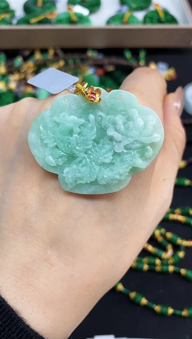 颈饰未镶嵌翡翠吊坠