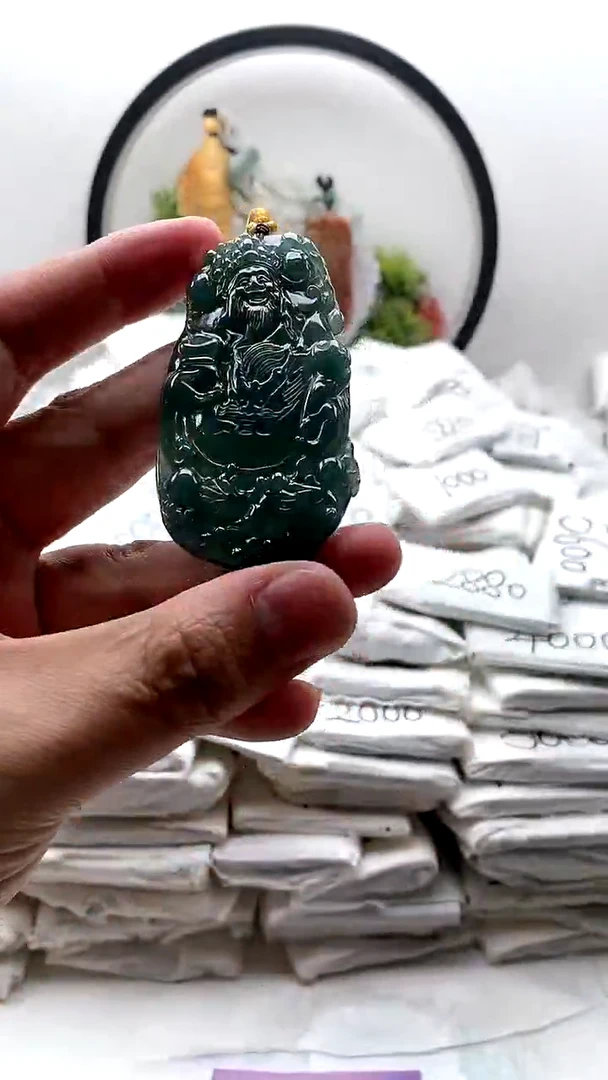 颈饰未镶嵌翡翠财神