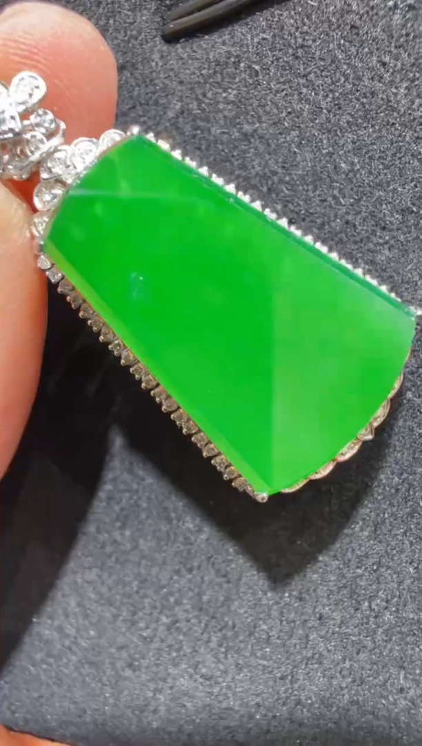 吊坠(不含链)18K金镶嵌翡翠多样性团购发一件