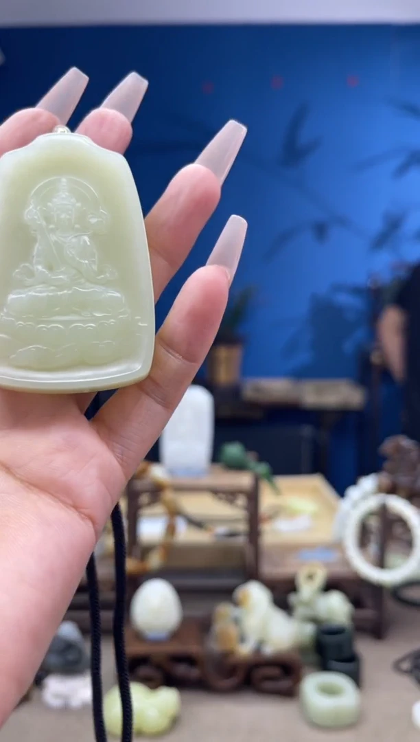 和田玉未镶嵌颈饰1