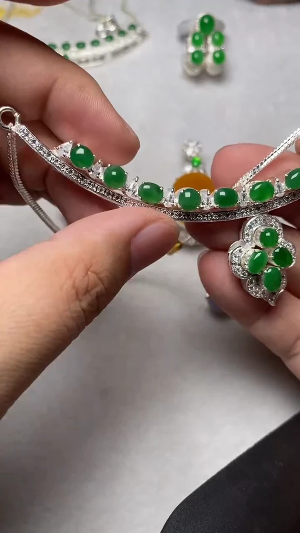 未镶嵌定制翡翠魔*张天然缅甸翡翠A货