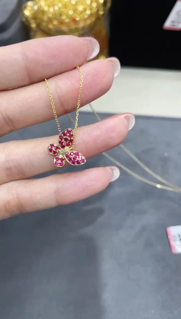 18K金镶嵌天然红宝石项链蝴蝶款