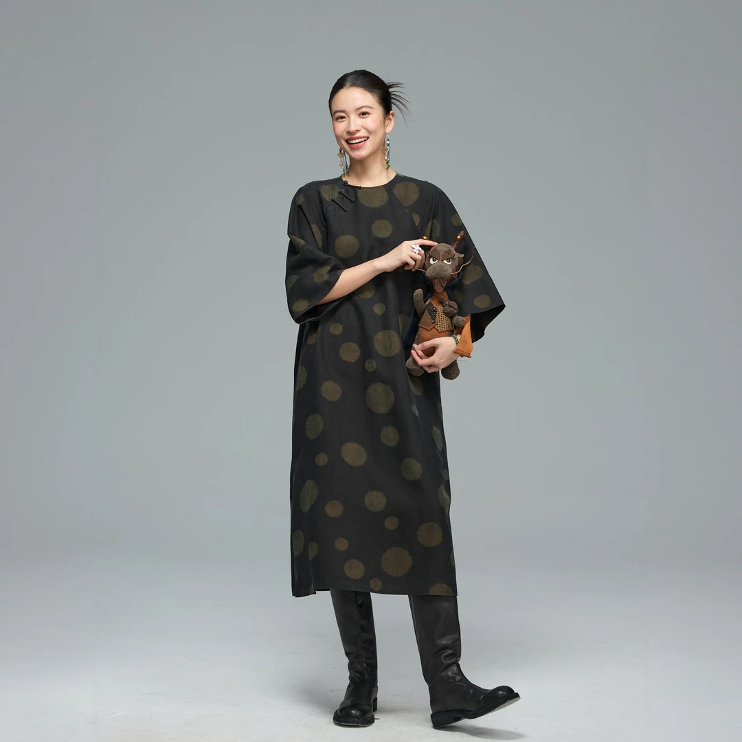 初见十三娘『岸芷』桑蚕丝缎龟香云纱手工高定袍子连衣裙中式国风