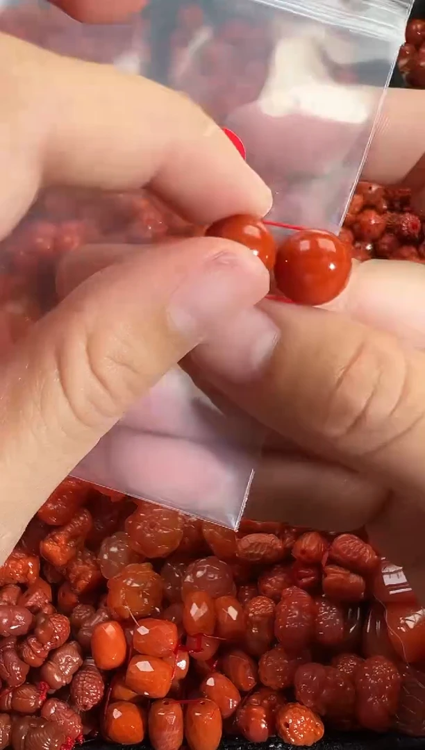 颈饰未镶嵌南红玛瑙1