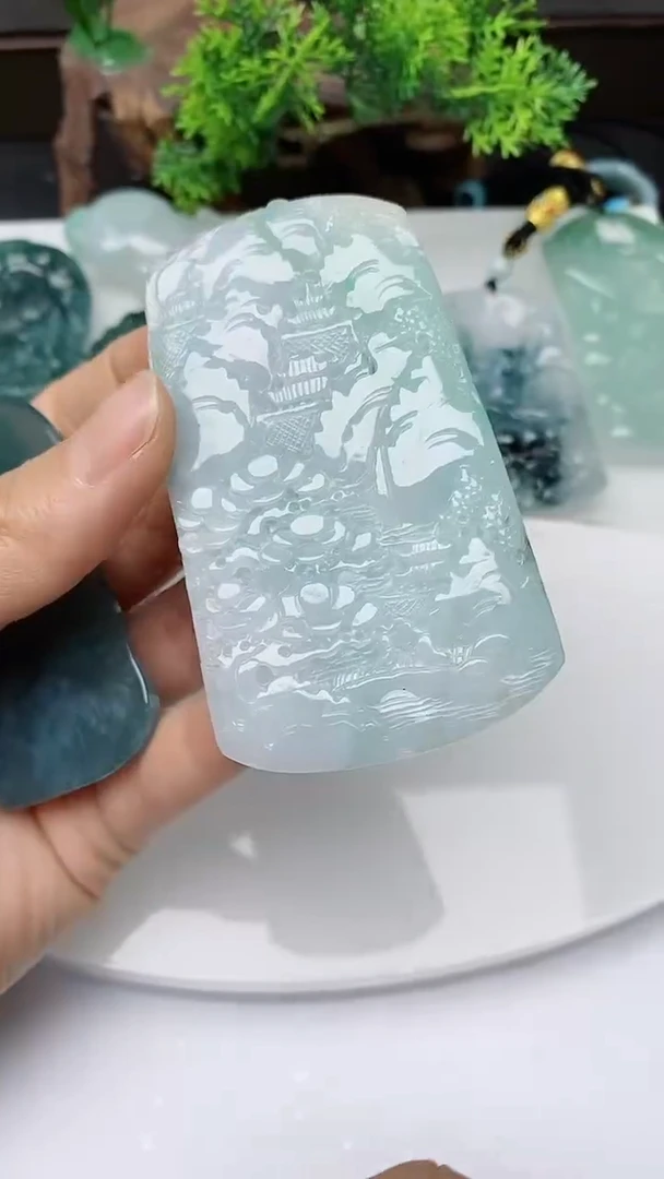 【闪购商品】翡翠颈饰未镶嵌