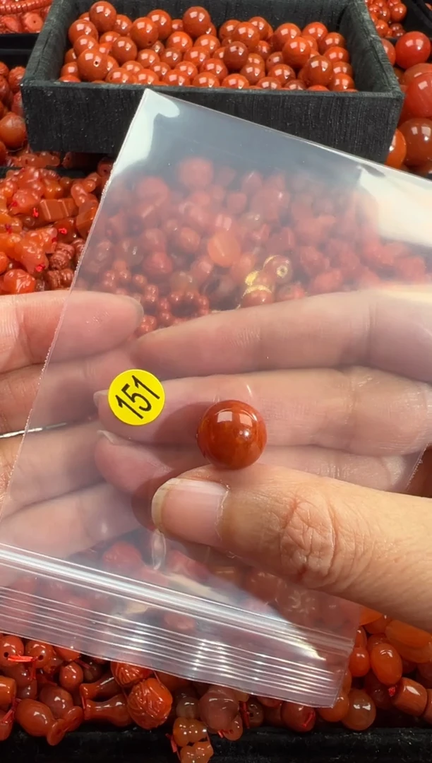 南红玛瑙未镶嵌颈饰1