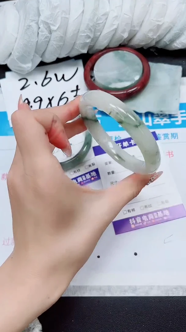 【闪购商品】石英质玉手镯未镶嵌A210-62*63