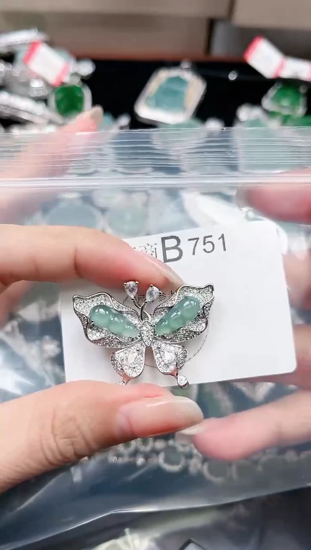 【闪购商品】翡翠颈饰未镶嵌751赠皮绳