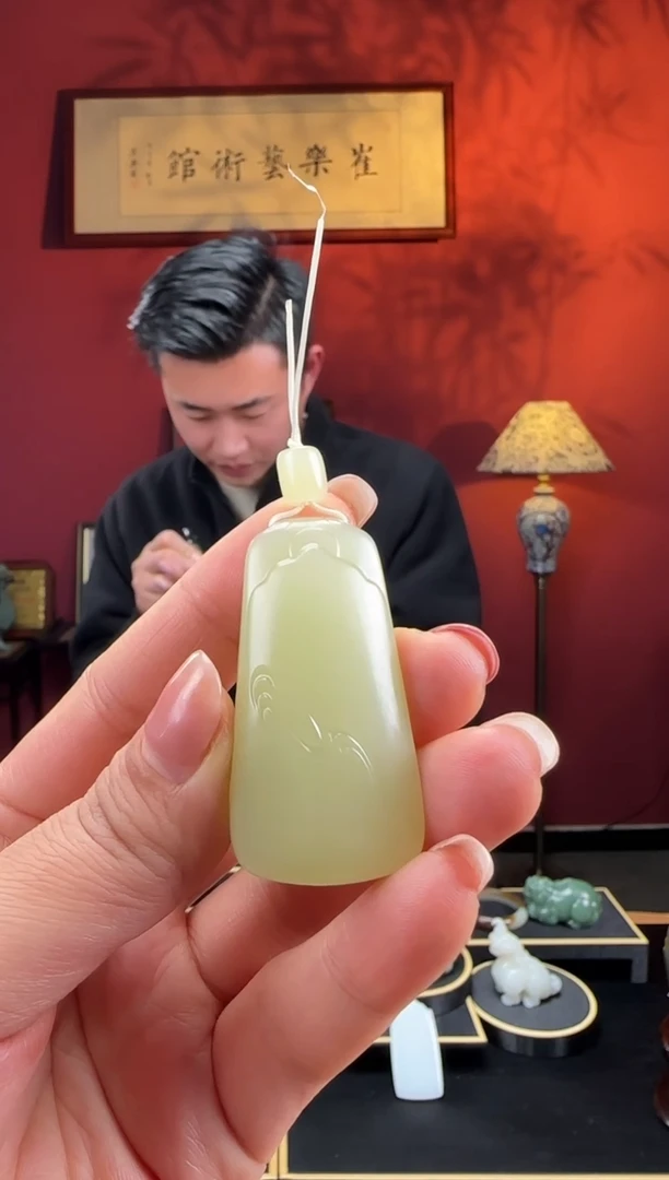 未镶嵌和田玉挂件p38黄玉山水