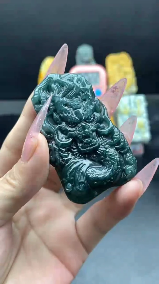 翡翠未镶嵌颈饰挂件