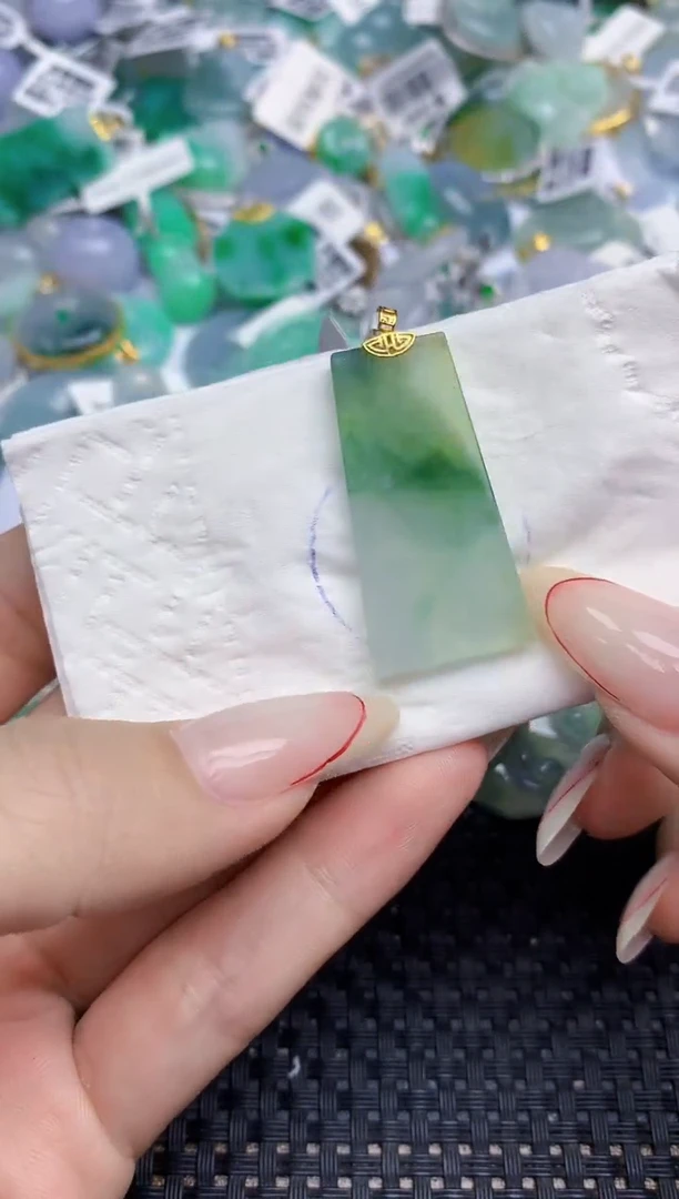 颈饰18K金镶嵌翡翠136   天然翡翠A货  百元以上9米证书费自理