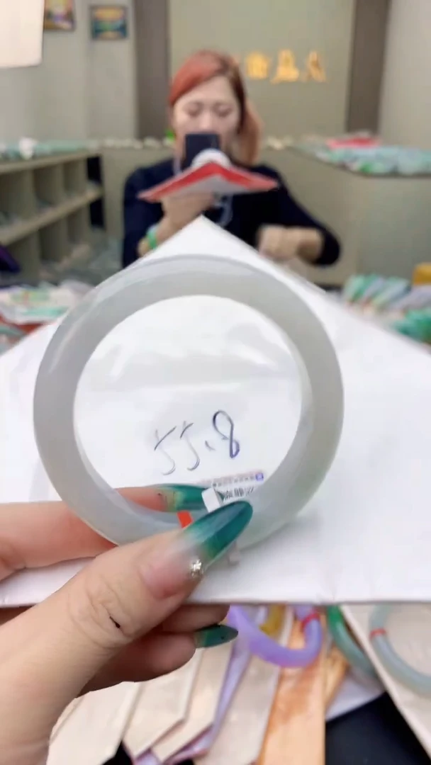 【闪购商品】翡翠手镯未镶嵌0246593088