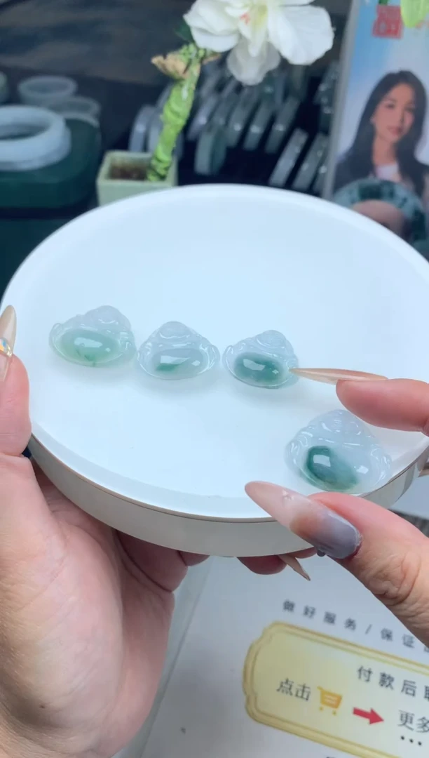 颈饰未镶嵌翡翠佛公多样性发一件