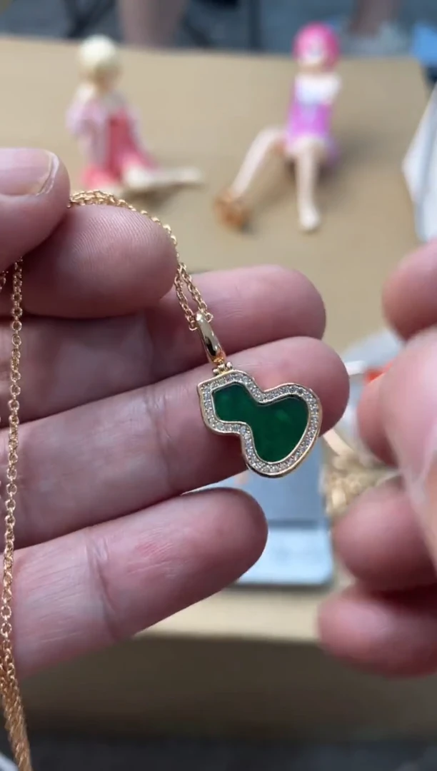 瓷片嘉荣当康大姐fu的总铺