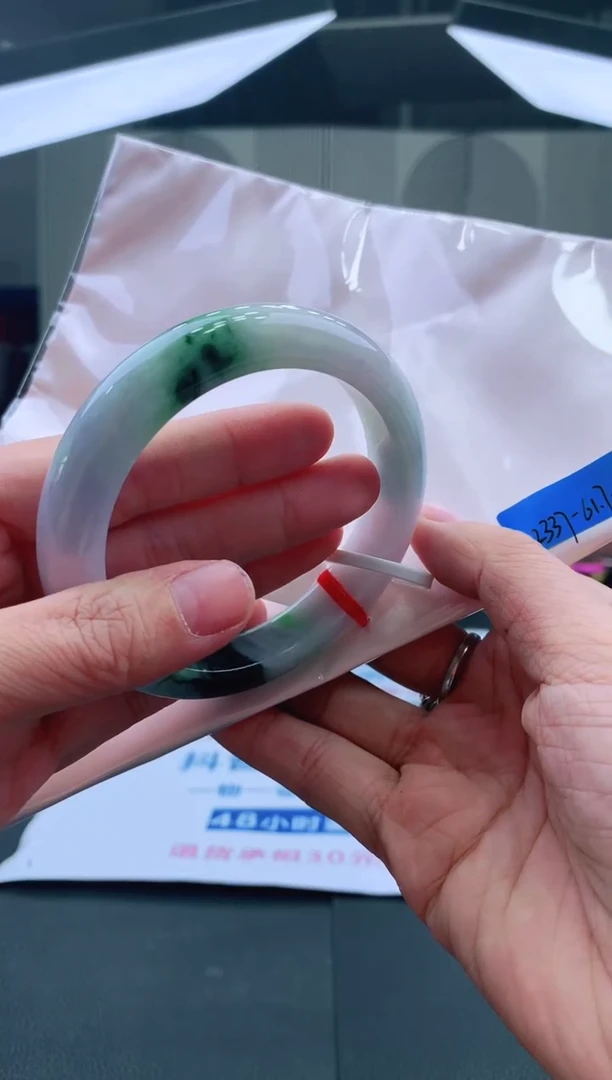 未镶嵌手镯翡翠61+