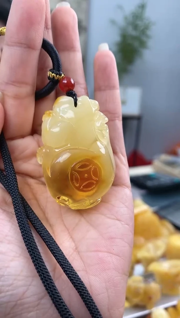 【闪购商品】蜜蜡裸石未镶嵌天然琥珀蜜蜡貔貅