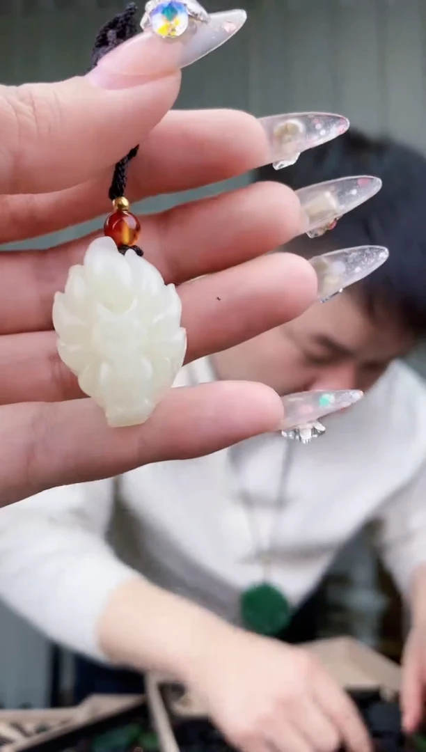 【闪购商品】和田玉挂件未镶嵌拍一发一，多样性发货！