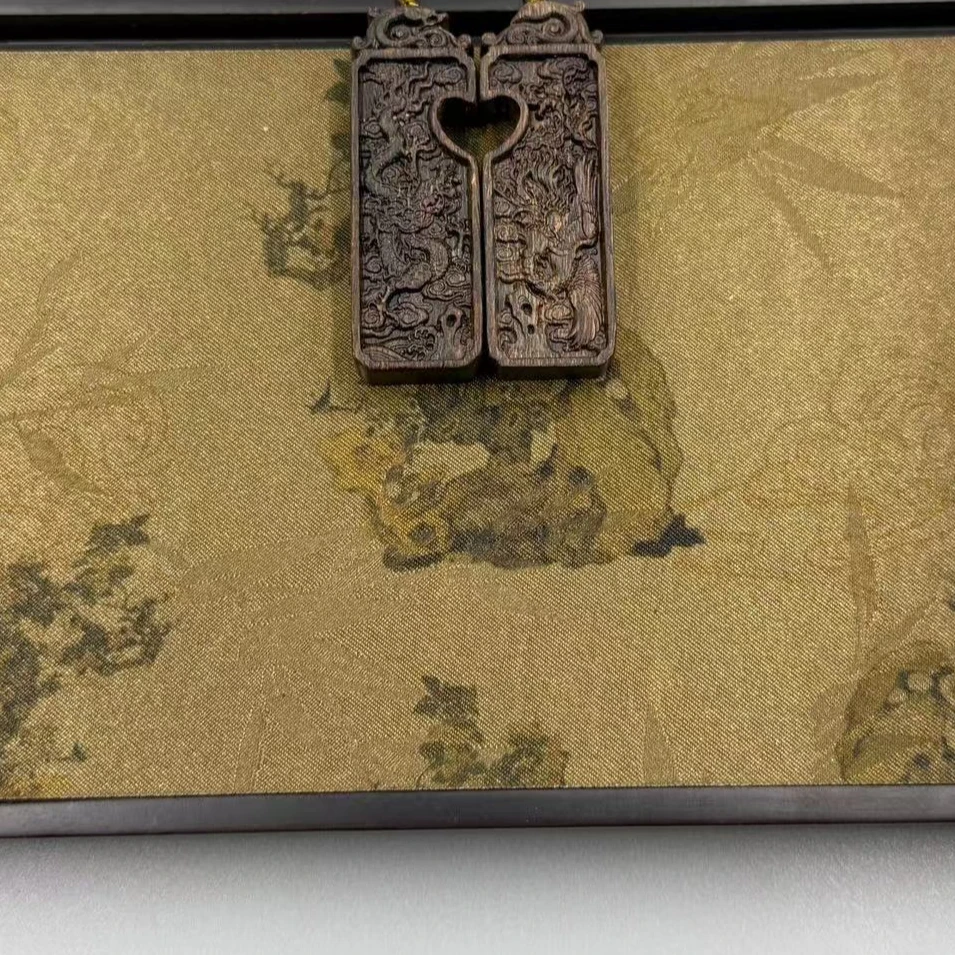 TLJH170+JH171 富森红土雕刻龙凤牌（拍一发二）（多样性发货）