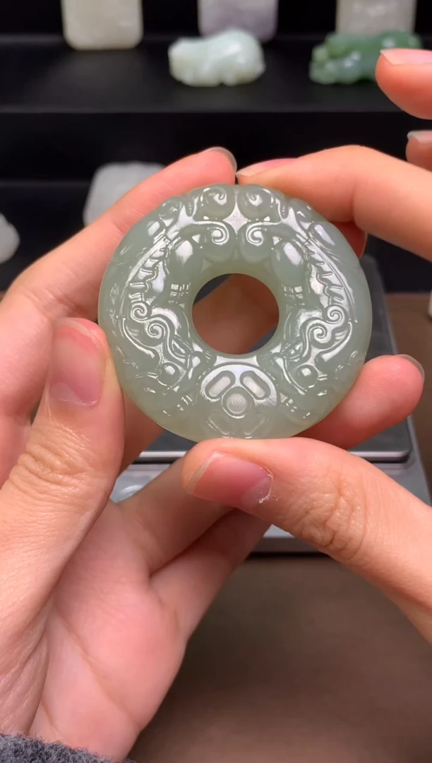 颈饰未镶嵌和田玉刘*城69