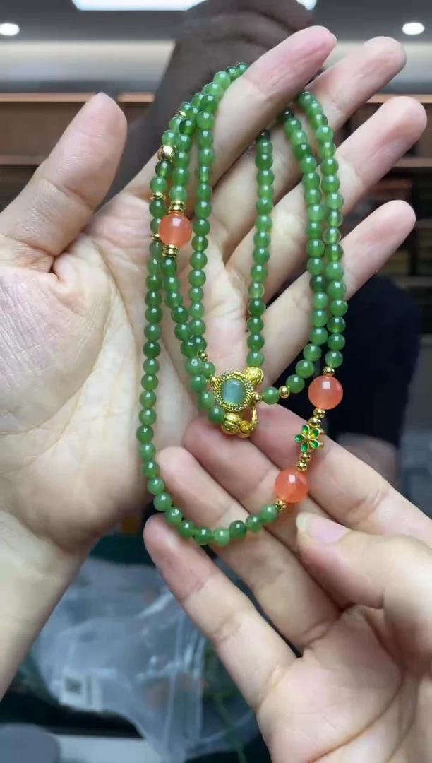 和田玉未镶嵌颈饰多样性发一件