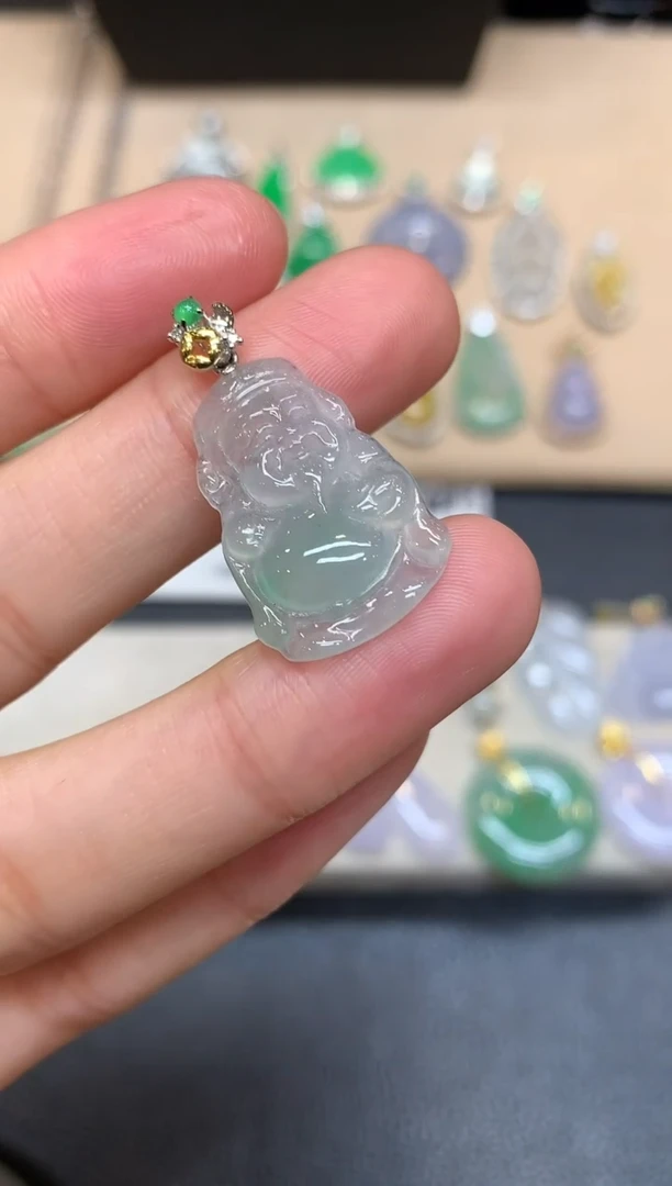 颈饰18K金镶嵌翡翠财神【无服务费
