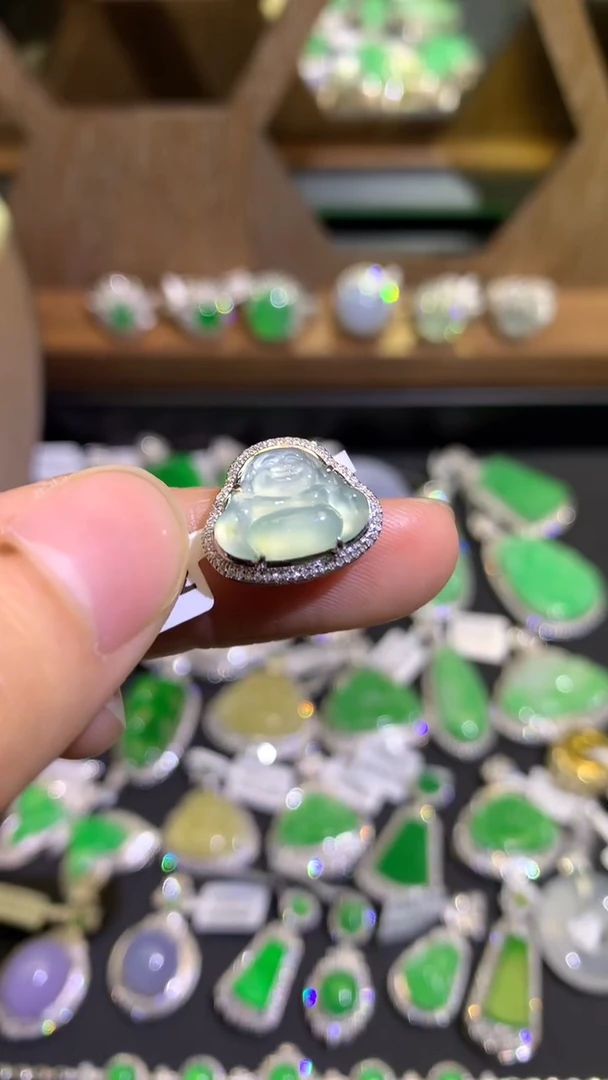 【闪购商品】翡翠吊坠(不含链)18K金镶嵌吊坠