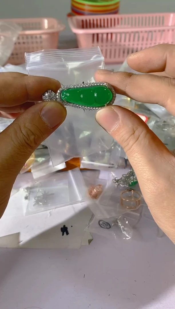 【闪购商品】水晶颈饰银S925镶嵌901红宝，蓝宝，多样性发一件赠链