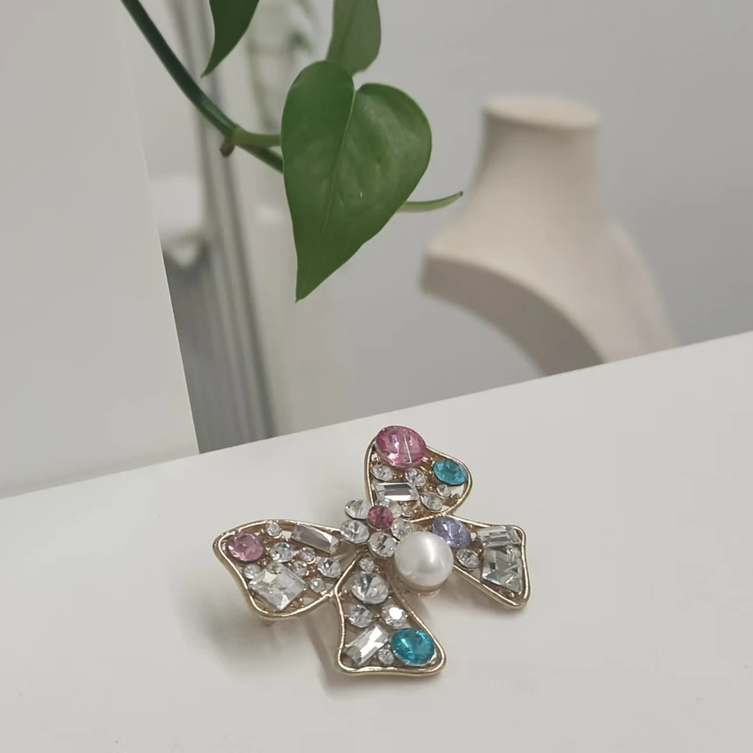 淡水珍珠蝴蝶结胸针