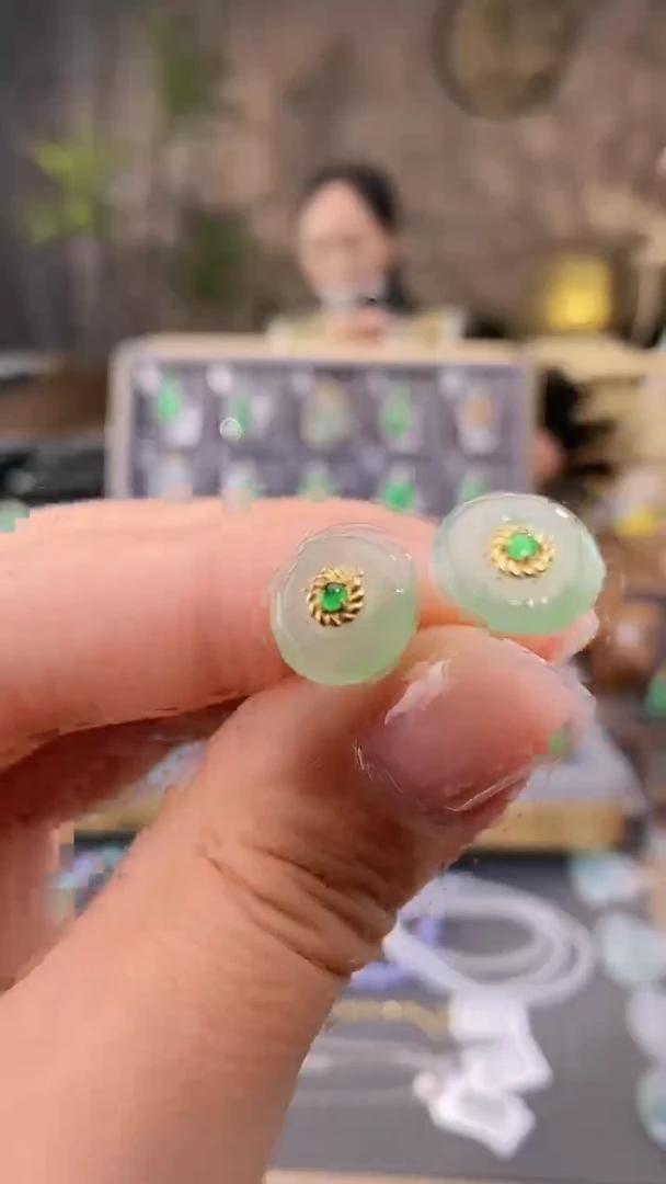 吊坠(不含链)18K金镶嵌翡翠耳饰一对