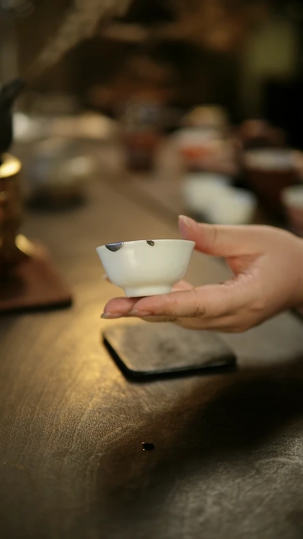 阿眠        老瓷杯