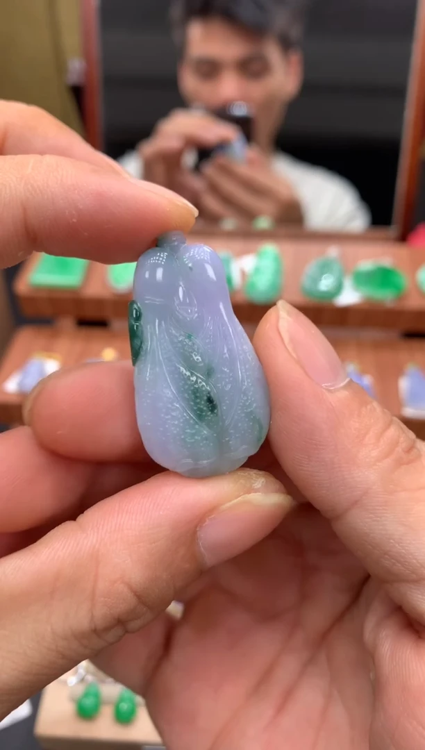 颈饰未镶嵌翡翠白菜