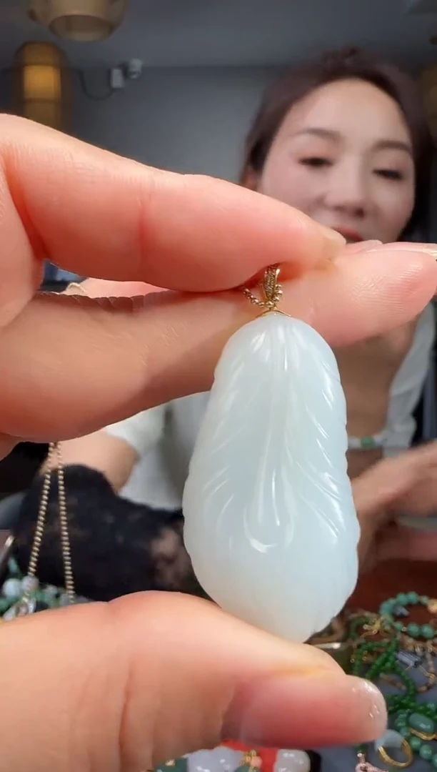 和田玉18K金镶嵌吊坠(不含链)1