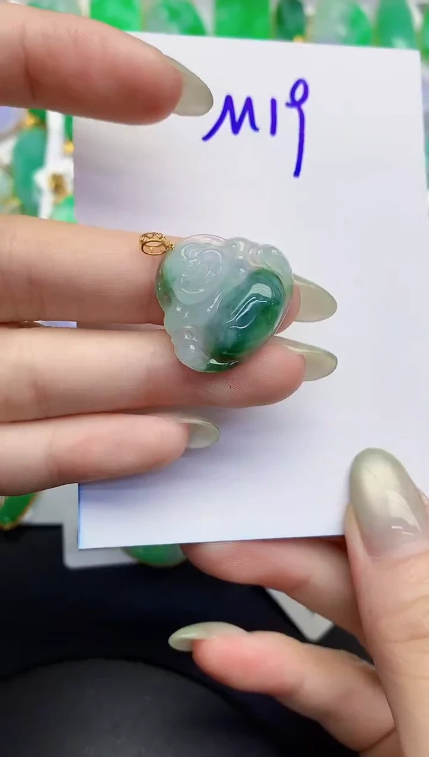 翡翠18K金镶嵌颈饰缅甸天然翡翠A货