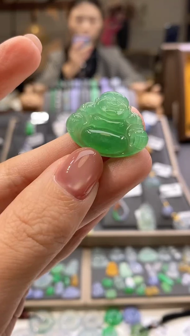 颈饰未镶嵌翡翠佛公