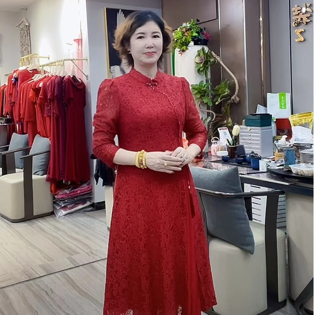 茹茹时装红色蕾丝连衣裙