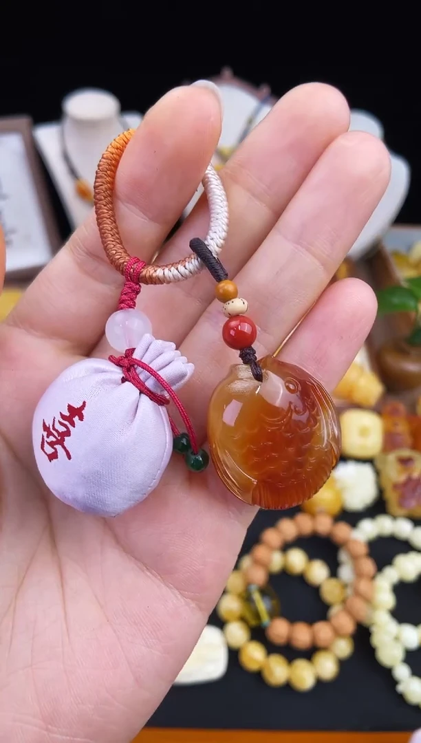 琥珀未镶嵌珠宝奇石柒月