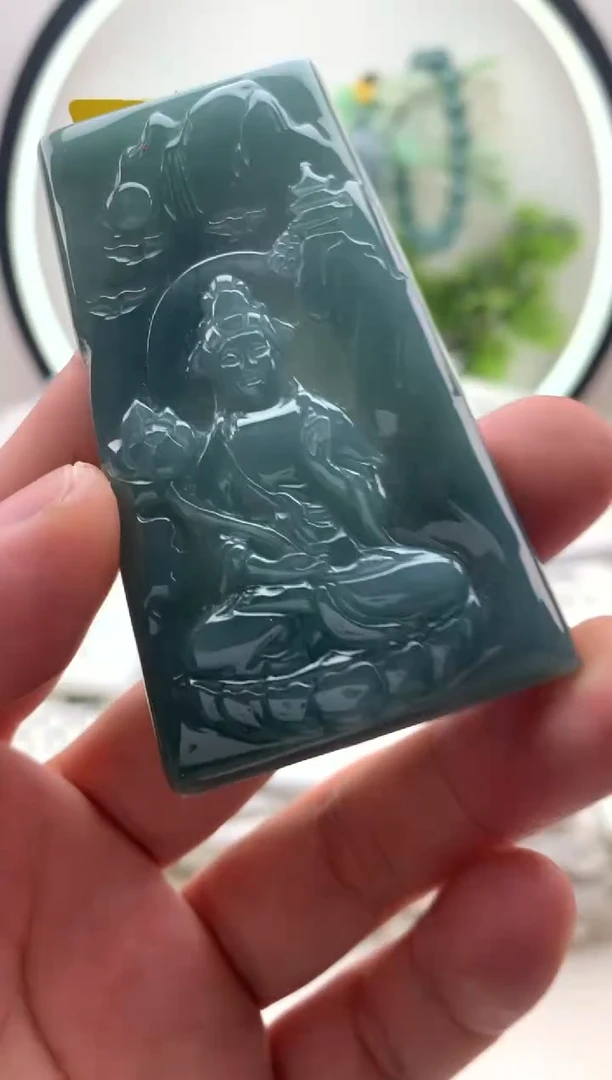 翡翠未镶嵌颈饰大势至