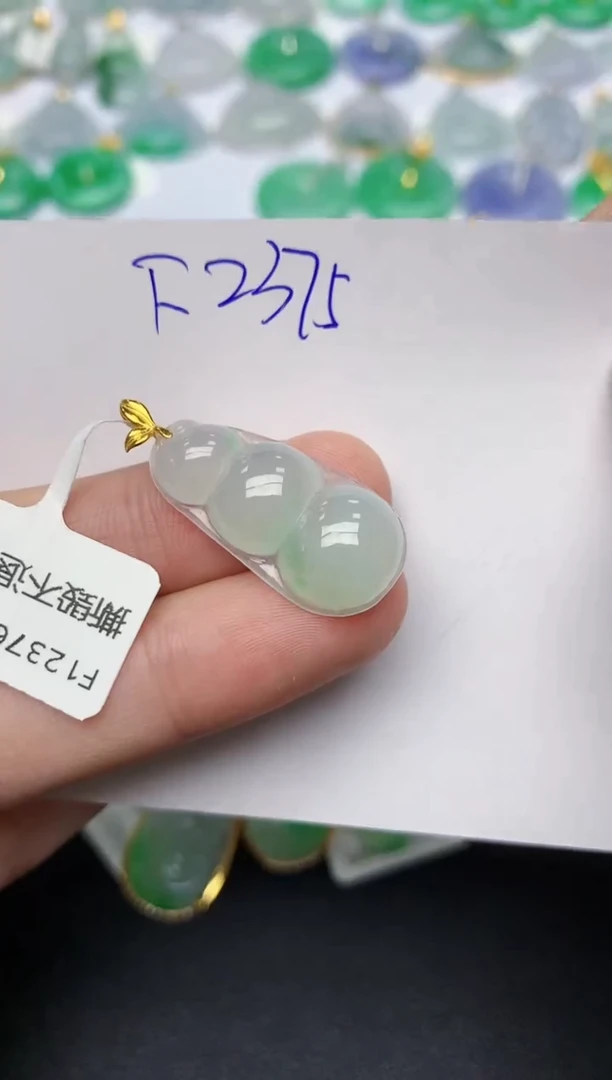 颈饰18K金镶嵌翡翠天然缅甸A货翡翠百元以上9元证书费自理