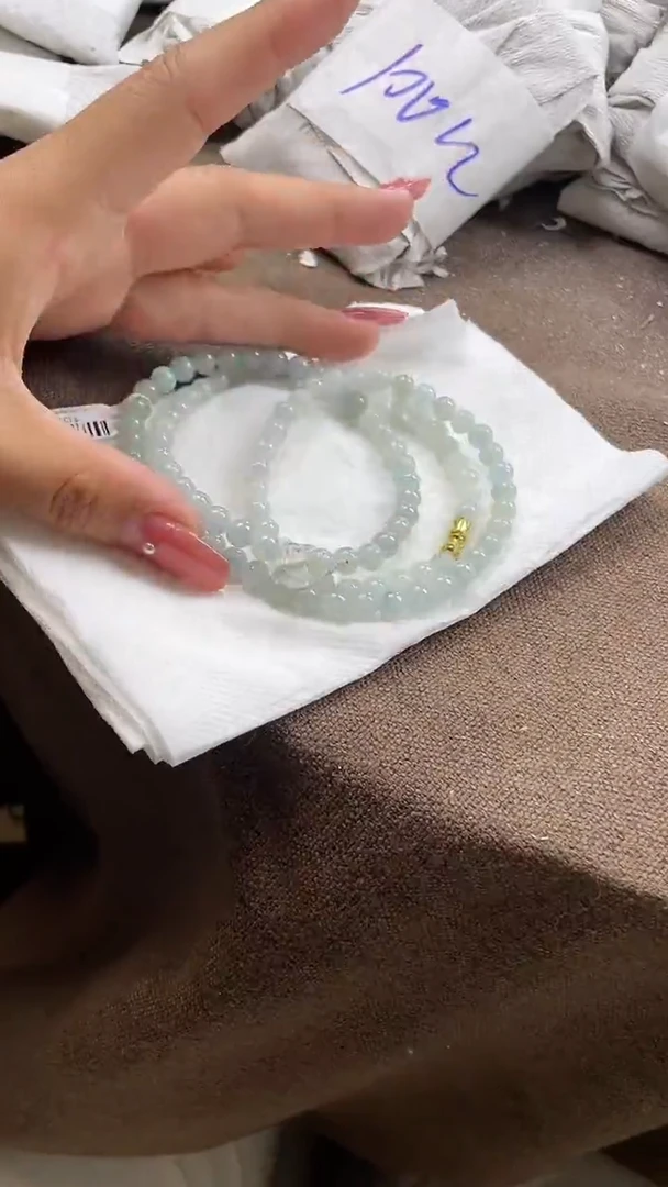 颈饰未镶嵌翡翠项链