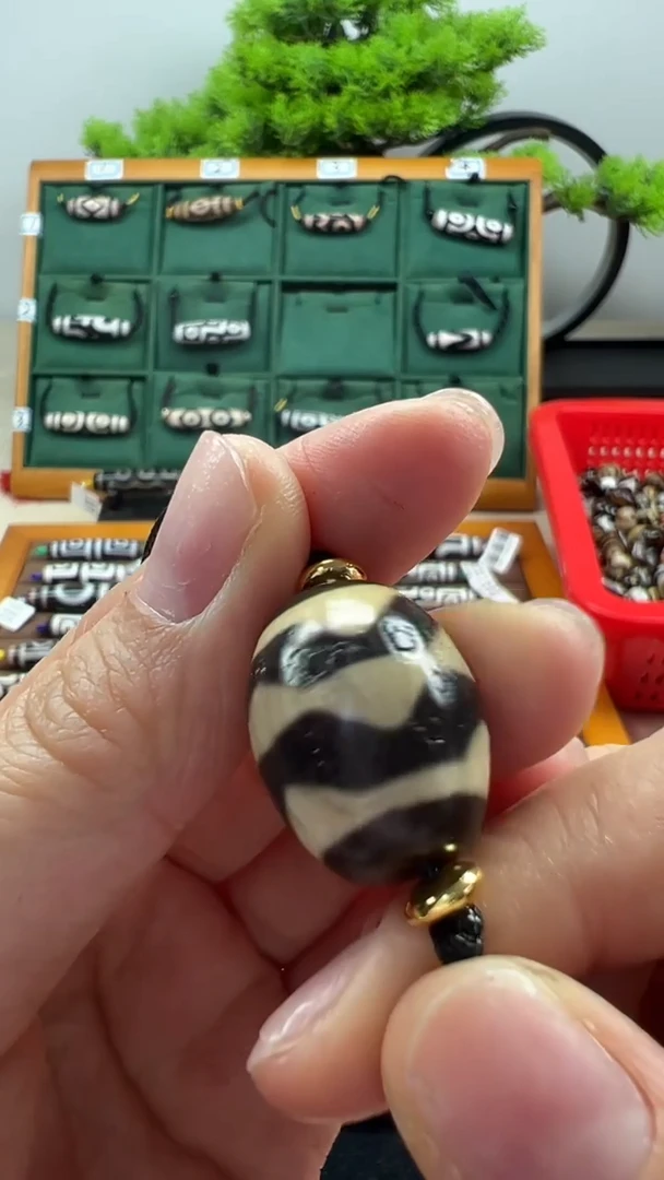 玛瑙/玉髓（覆膜）颈饰未镶嵌94.（微瑕）