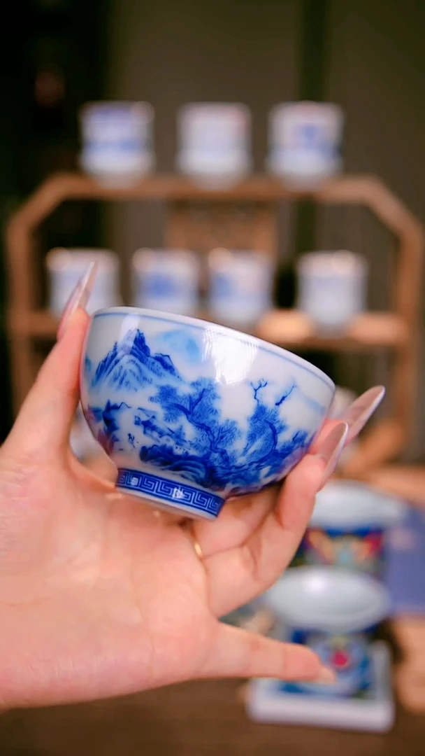 仿古青花山水主人杯