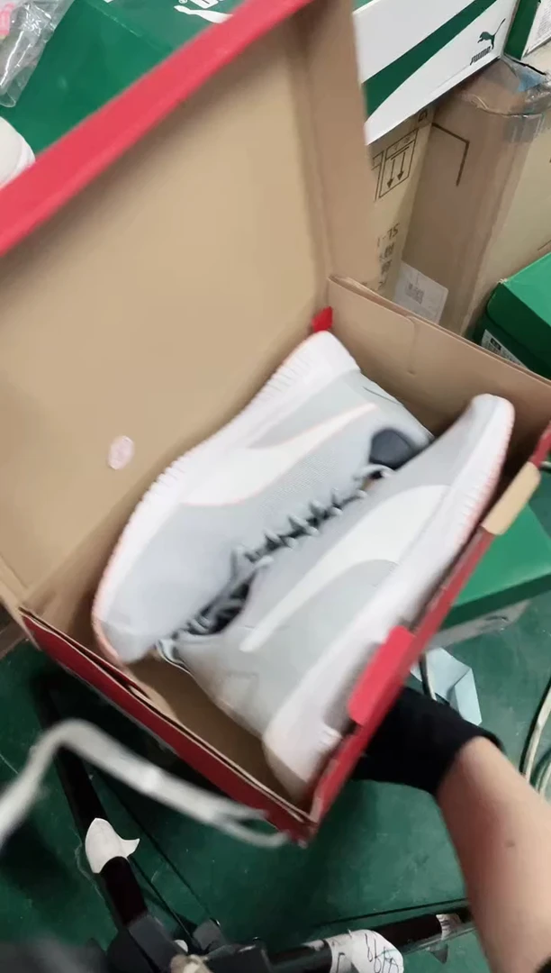 彪马时尚休闲运动鞋42M  ZZ146