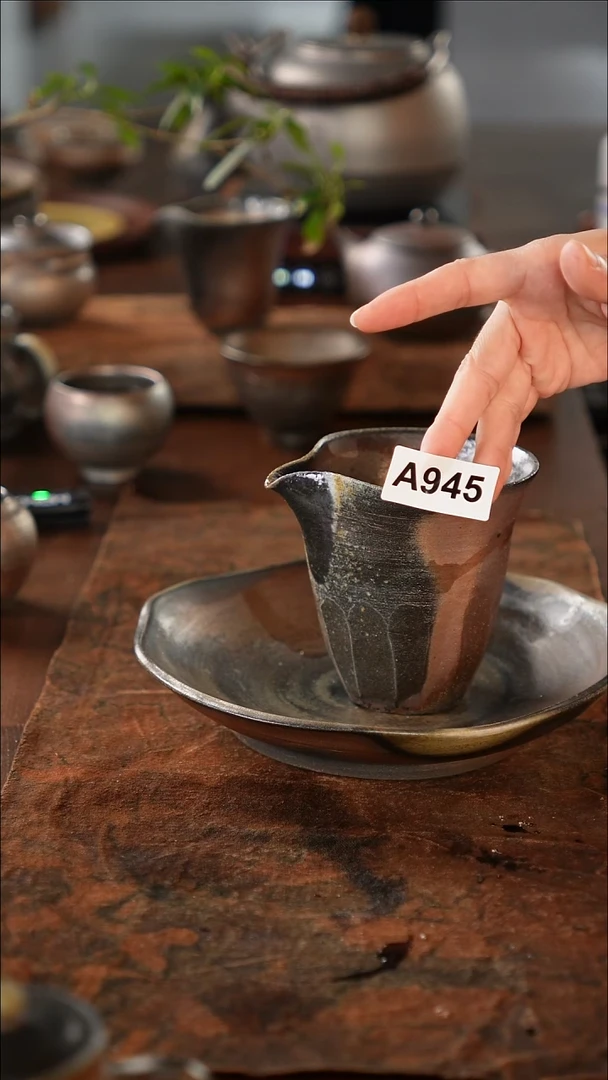 广西钦州坭兴陶纯手工纯柴烧紫金黑金刚公道杯220毫升