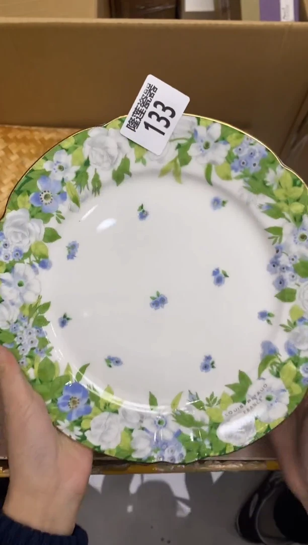 瓷片蒙**儿隆莲瓷器欢迎大家
