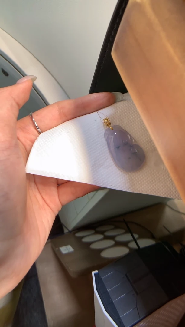 颈饰18K金镶嵌翡翠如意