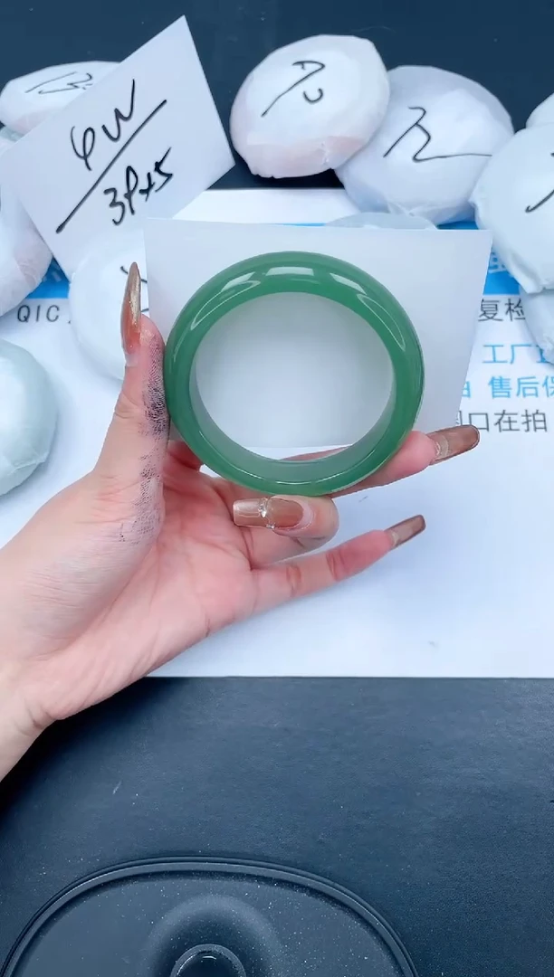 【闪购商品】石英质玉手镯未镶嵌412-56