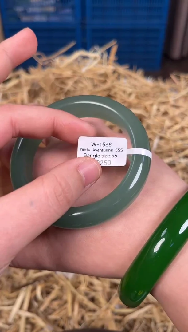 未镶嵌手镯石英质玉W1568