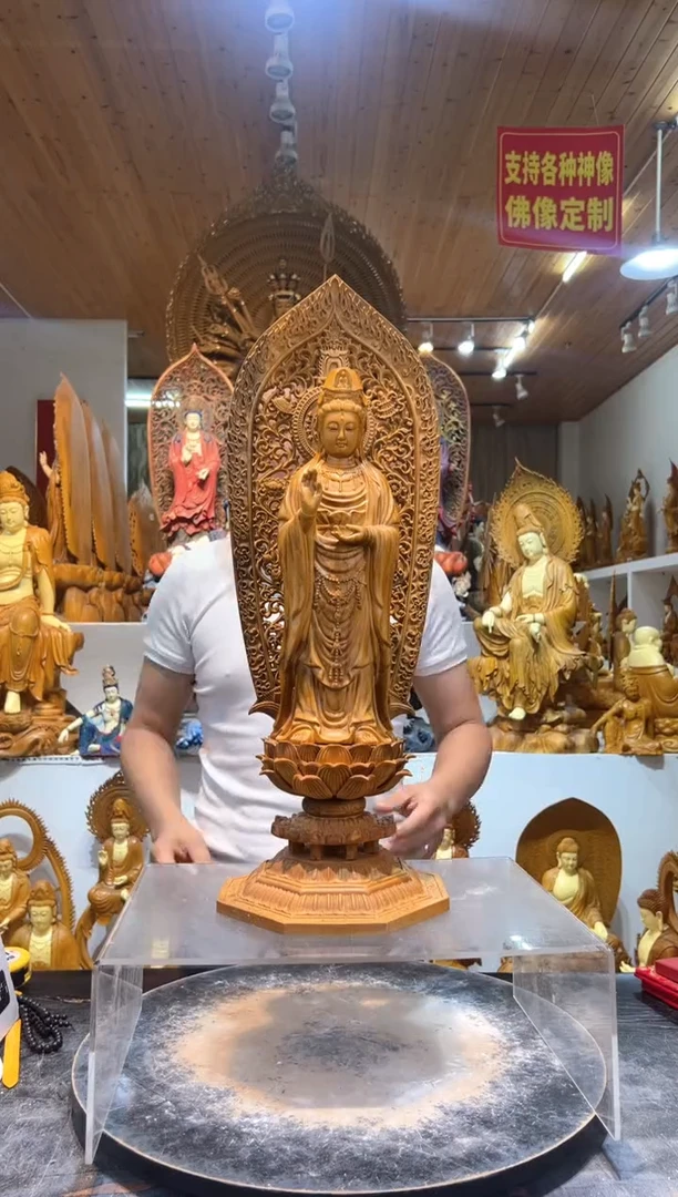 香樟木木雕款南海观音像