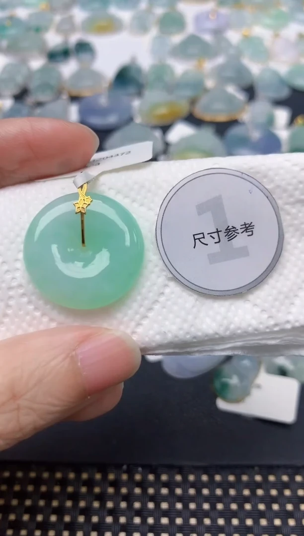 颈饰18K金镶嵌翡翠天然缅甸A货翡翠