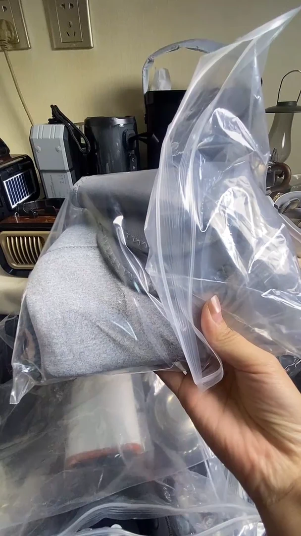 灰色护腰加热按摩